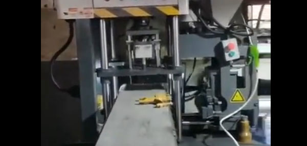 Automatic CNC Sawing Machine
